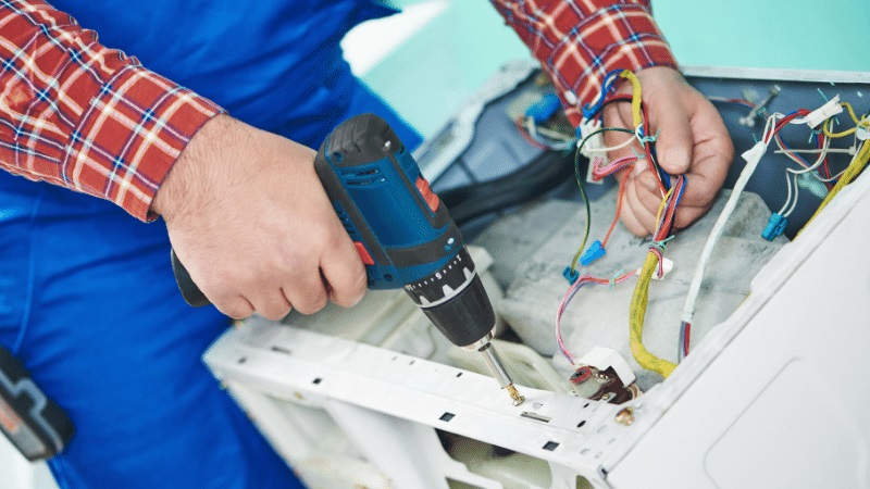 Akyazı Bosch Bosch çamaşır makinesi kart tamiri – Su almama arızası orijinal parça ile giderildi. - Teknik servis örneği